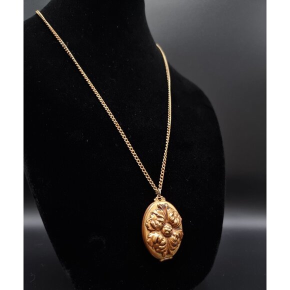 Vintage 1930s-1940s Gold-Tone Floral Oval Locket Necklace With Chain - Picture 6 of 7